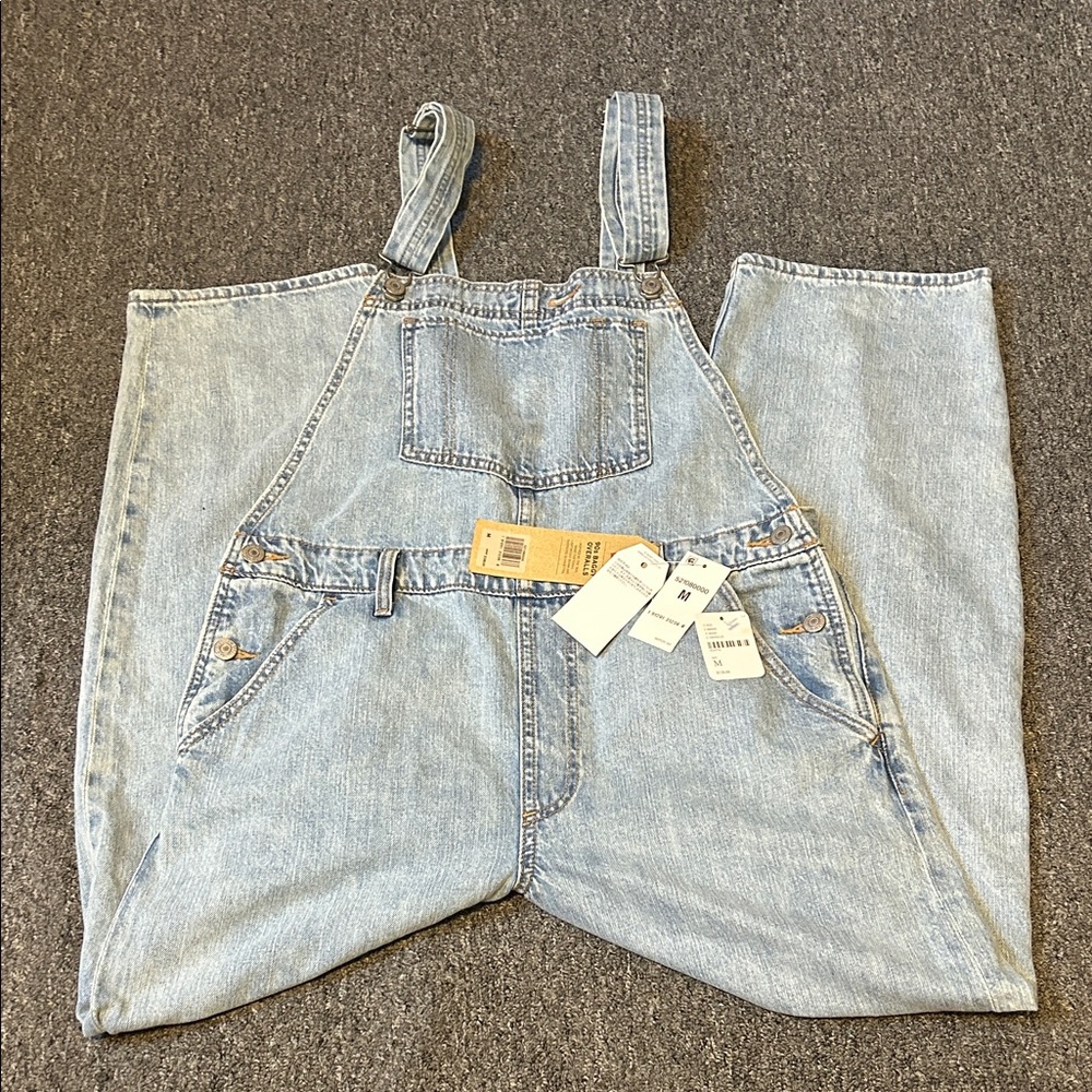NWT Levi’s 90s Baggy Overalls M